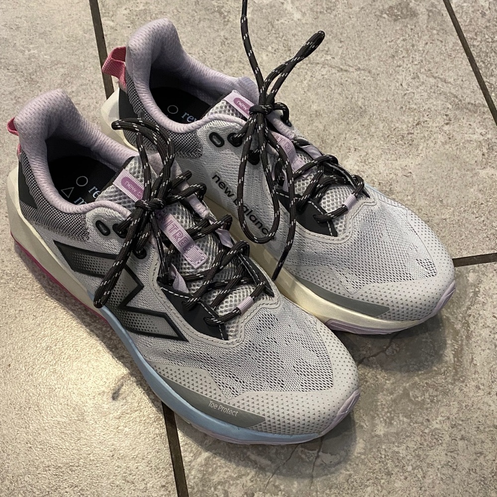New Balance DynaSoft Nitrel V6 Women's Trail Running Shoe Gray Pink